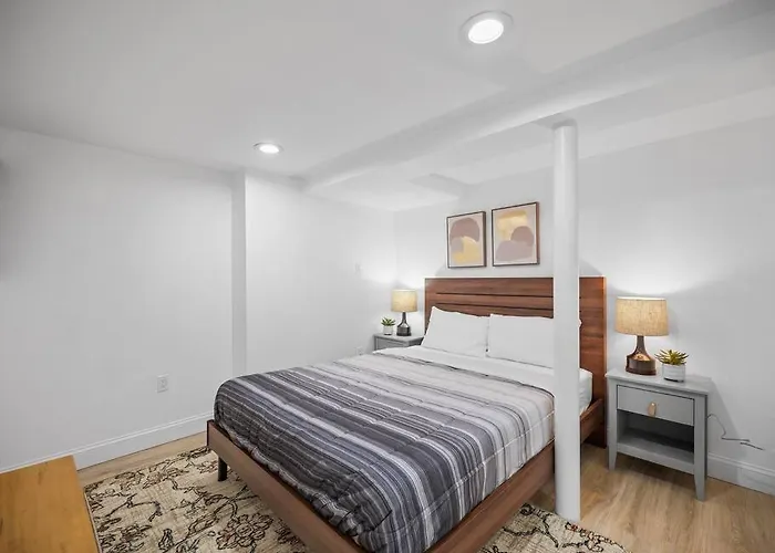 Shadyside, Pittsburgh, Modern And Quiet 1 Bedroom Unit1 With Free Parking Apartment *