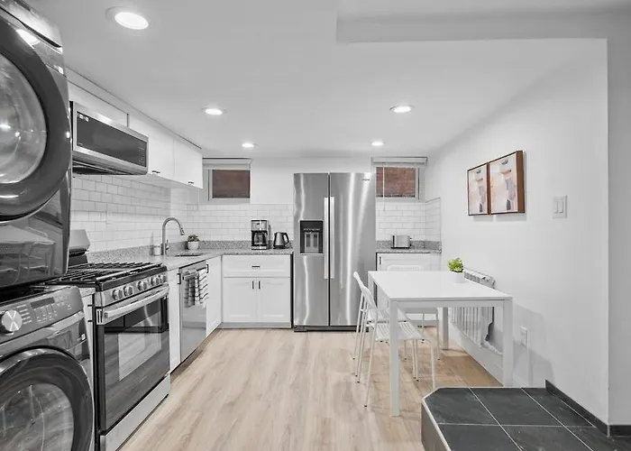 Shadyside, Pittsburgh, Modern And Quiet 1 Bedroom Unit1 With Free Parking Apartment