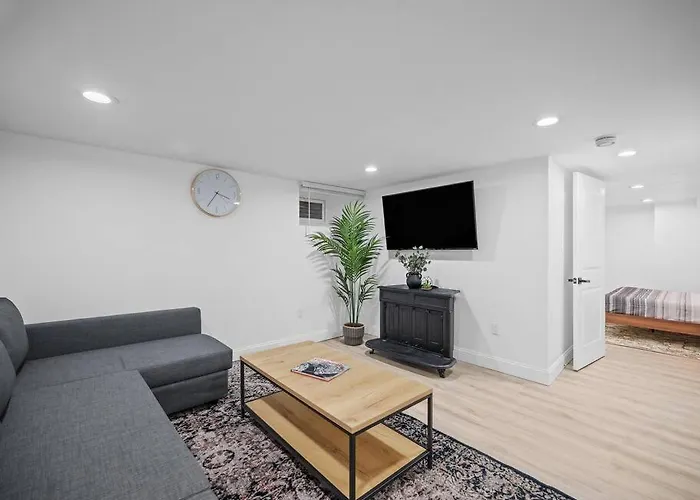 Apartment Shadyside, Pittsburgh, Modern And Quiet 1 Bedroom Unit1 With Free Parking Pittsburgh